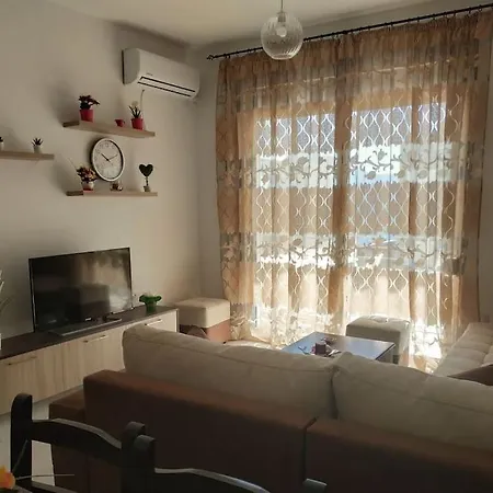 Apartamento Ares 1 / Summer Close To The